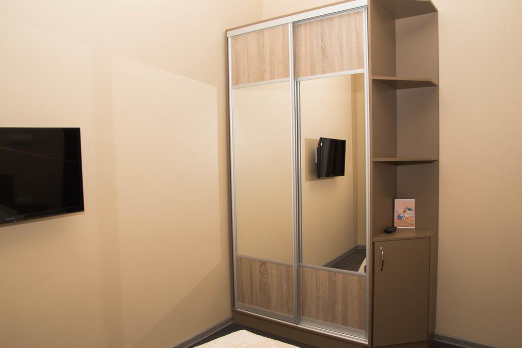 Yuzhniy Dvorik Aparthotel Odessa Exterior foto