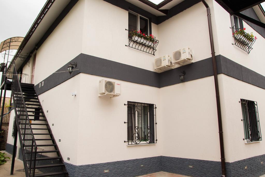 Yuzhniy Dvorik Aparthotel Odessa Exterior foto
