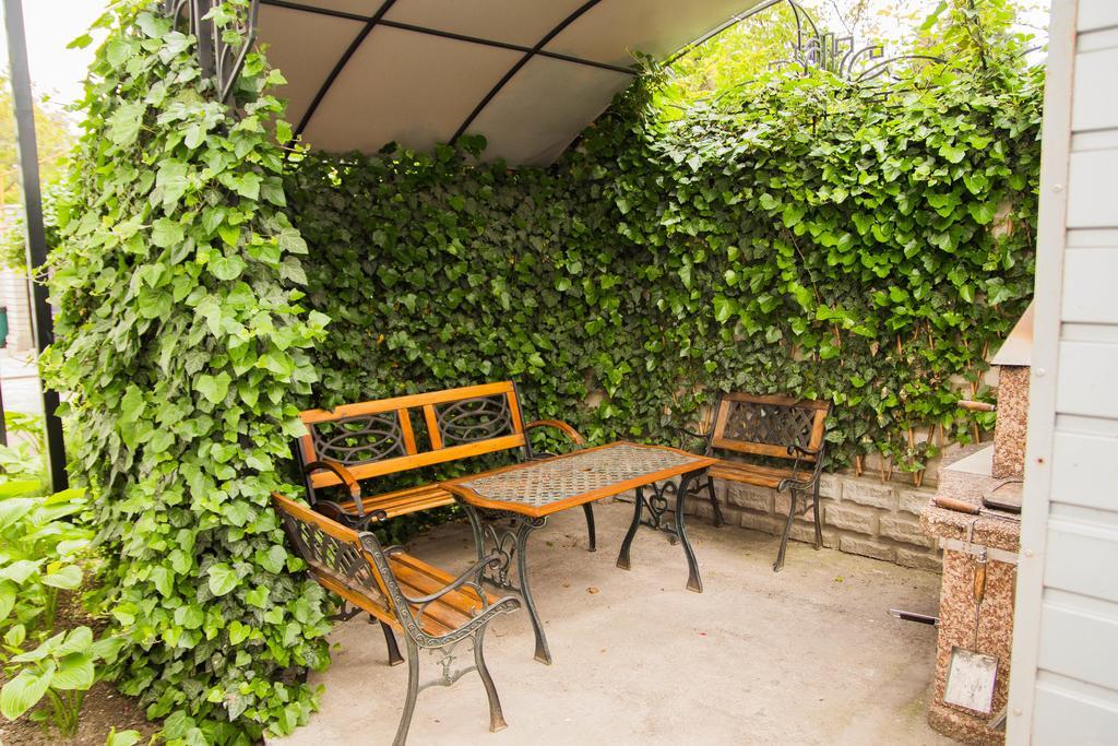 Yuzhniy Dvorik Aparthotel Odessa Exterior foto