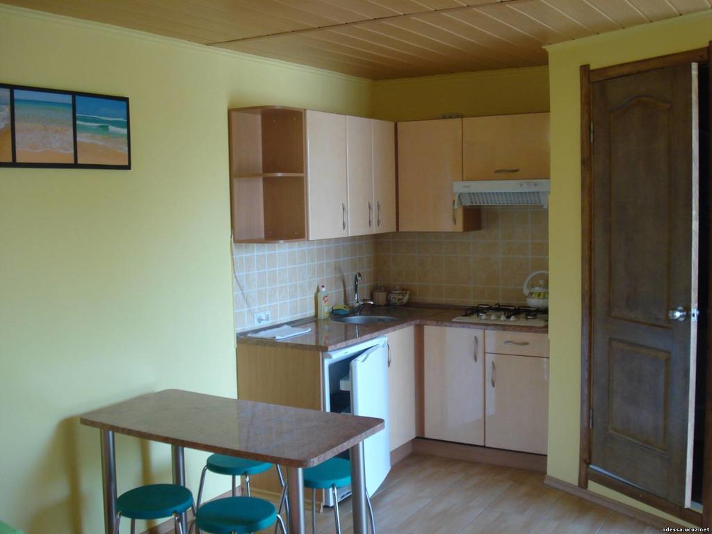 Yuzhniy Dvorik Aparthotel Odessa Exterior foto