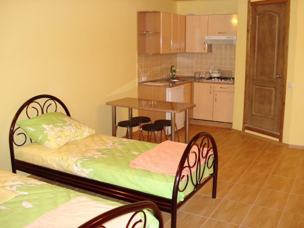 Yuzhniy Dvorik Aparthotel Odessa Exterior foto